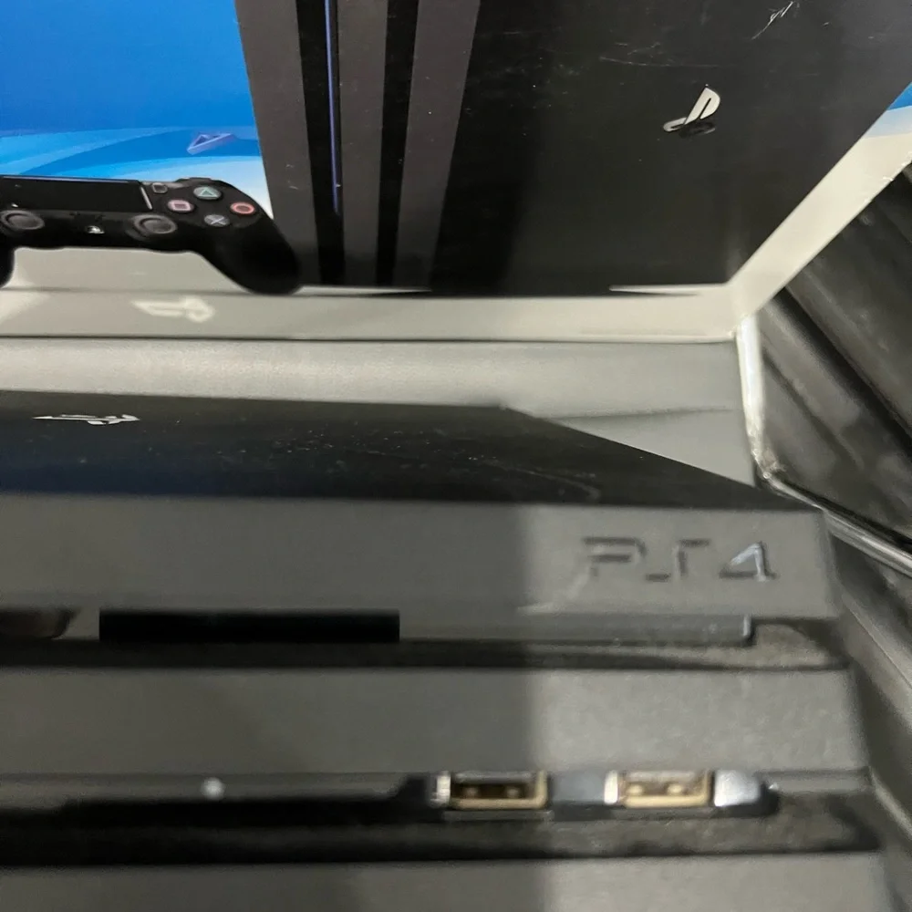 SONY PLAYSTATION 4 W/1TB